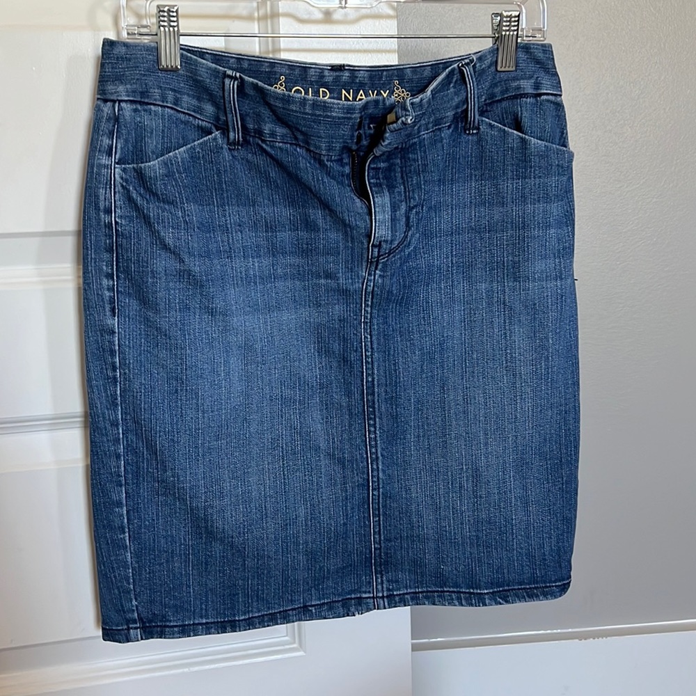Old Navy denim skirt, size 6